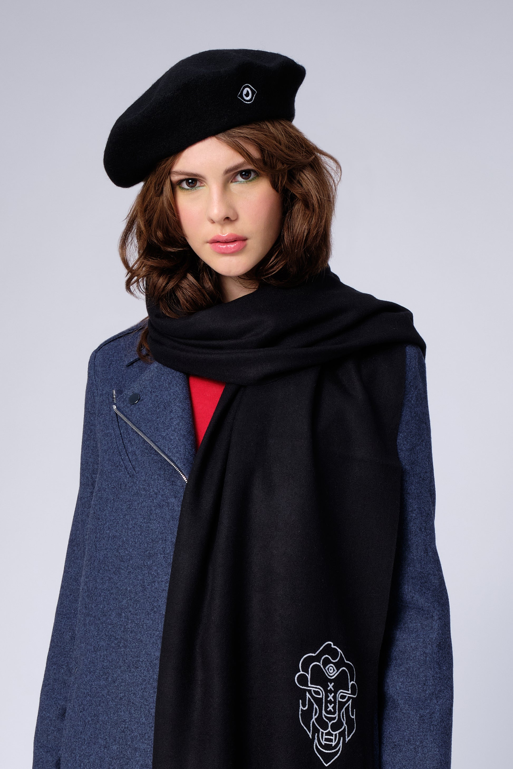 stillsveta black beret with eye embroidery