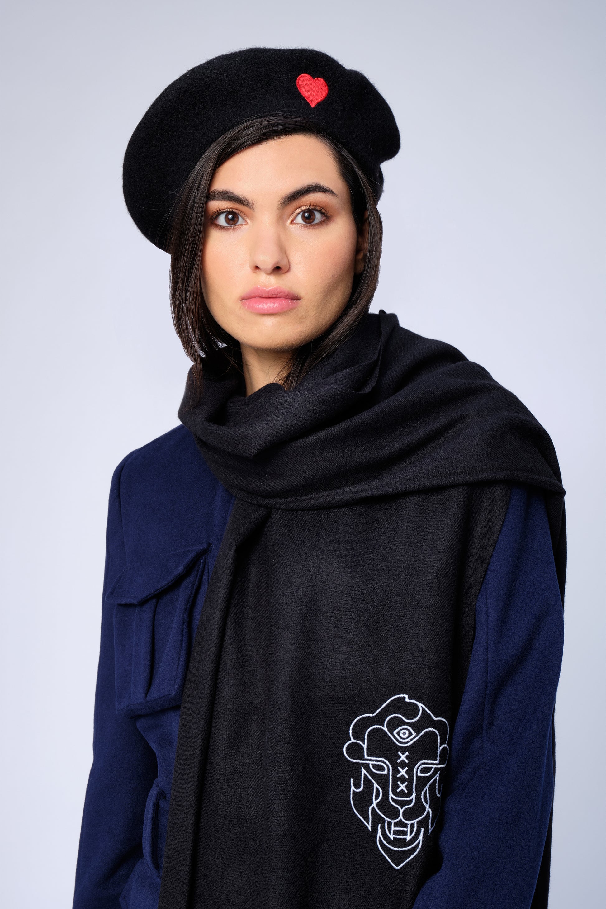 stillsveta black beret with red heart design