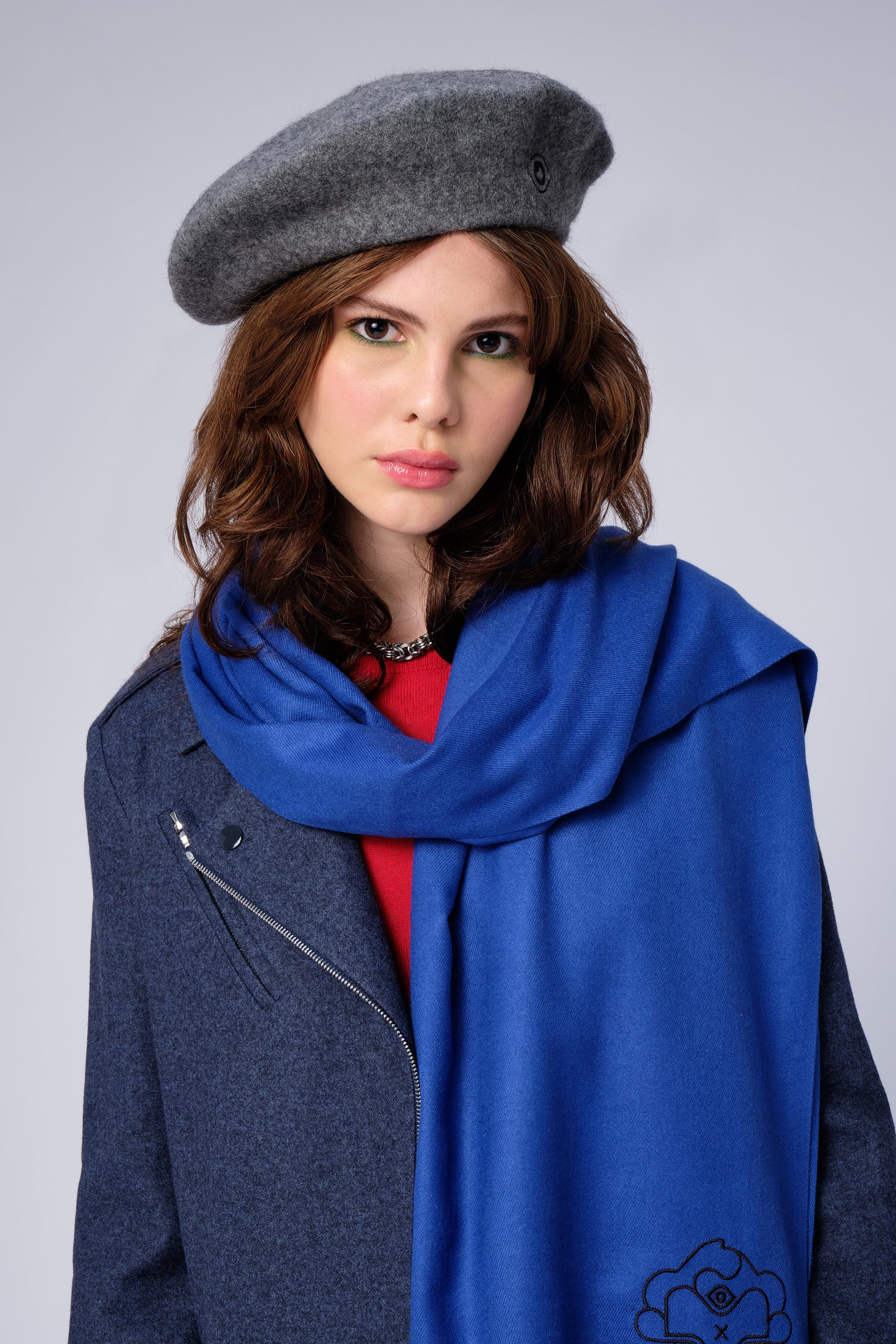 stillsveta grey beret with eye design