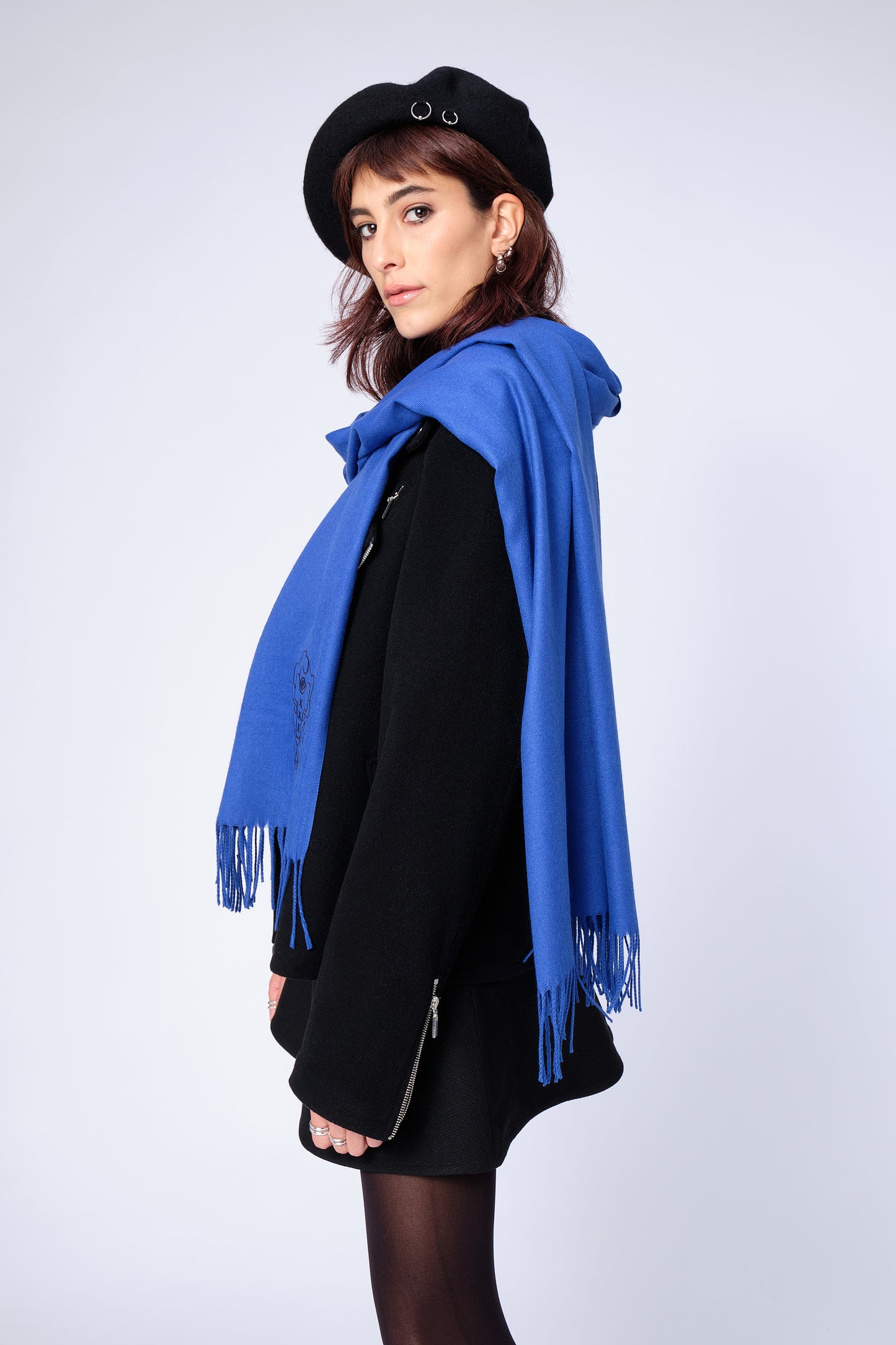 stillsveta cobalt blue cashmere scarf with Amsterdam lion design